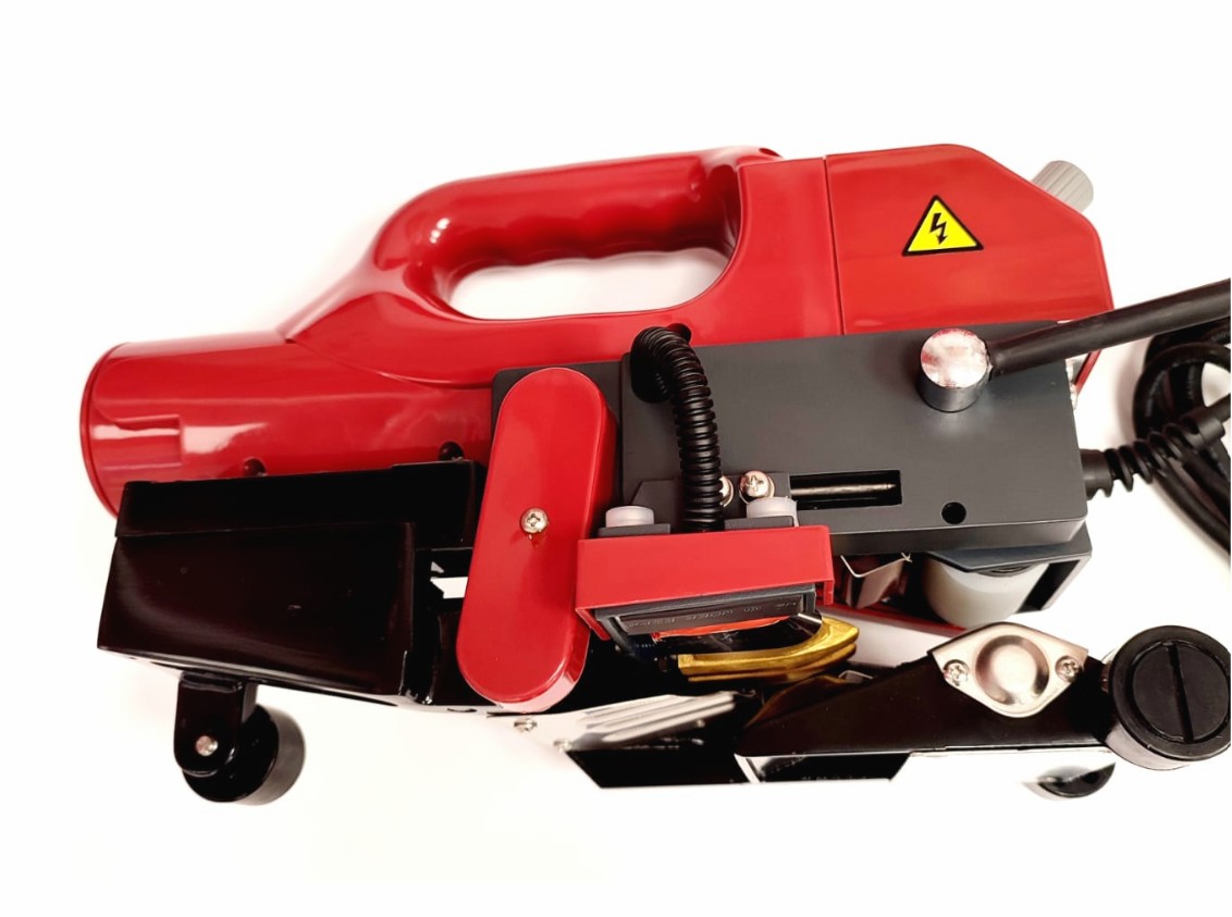 Аппарат для сварки геомембраны MELTPLAST 800D с дисплеем купить в Иркутске